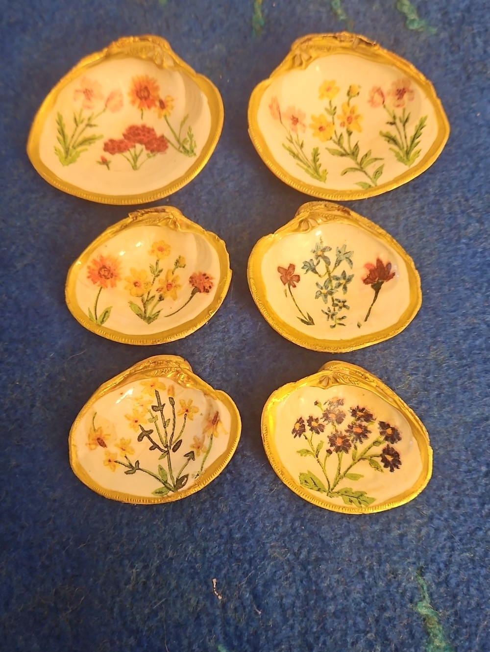 Hand Painted Clam Shells with Decopaged Floral Design. Set Of 6. - Picture 1 of 4